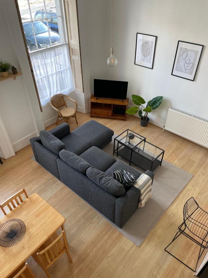 Apartment Central - Sleeps 6 - Close To The Royal William Yard *