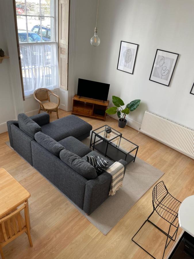 Apartment Central - Sleeps 6 - Close To The Royal William Yard *